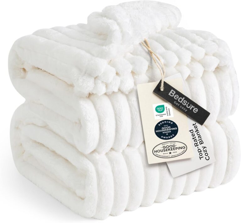 Bedsure Soft Cozy King Size Fleece Blankets for Bed Off White 108"x90" | Birthday Gifts for Women Mom Her, Warm Lightweight Cozy Fluffy Throw Blanket Sofa, Dorm Room Home Decor, Machine Washable