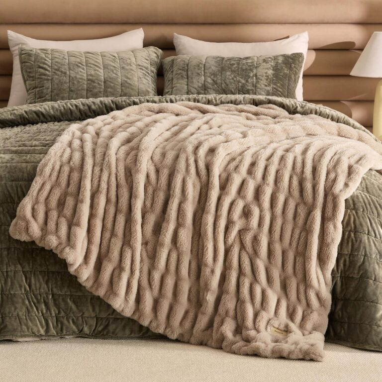 Bedsure Soft Double-Sided Faux Fur Throw Blanket, Light Brown, 50"x60" | Fluffy, Fuzzy, Cozy, Plush, Comfort, Furry, Thick, Warm, Gifts, Couch, Sofa, Chair, Bed, Women, Her, Fall, Winter, Ruched